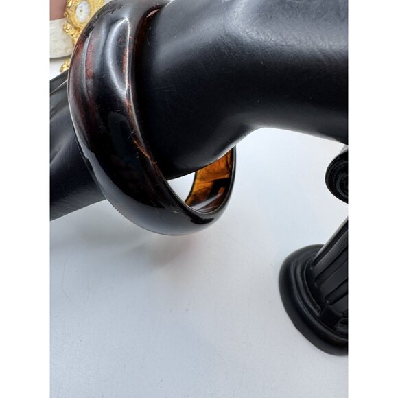 Vintage Lucite Bracelet Bangle Amber and Rootbeer Marble 8.1/4” - Picture 4 of 10